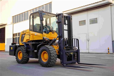 Inleiding tot KAF932 vierwielaandrijving off-road vorkheftruck